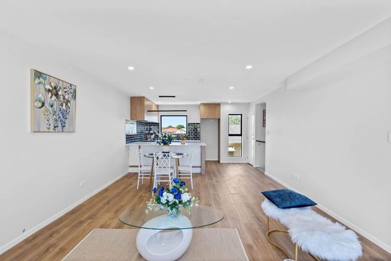 Photo of property in 2/43 Marr Road, Manurewa, Auckland, 2102