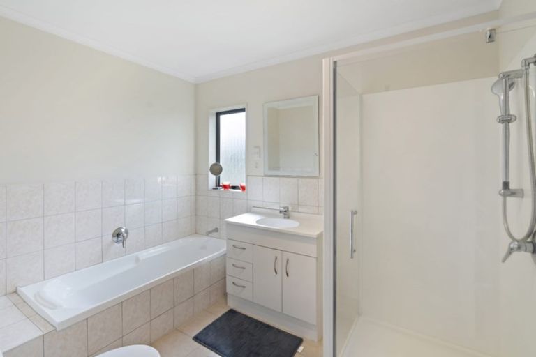 Photo of property in 9 Staten Place, Mangere, Auckland, 2022