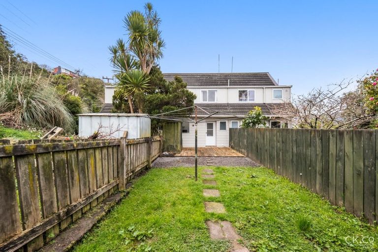 Photo of property in 2/264 Grounsell Crescent, Belmont, Lower Hutt, 5010