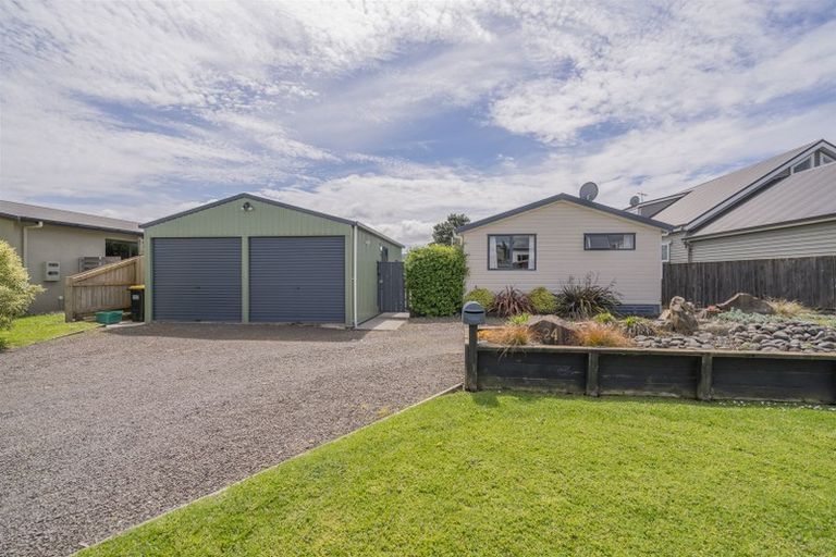 Photo of property in 24 Meadow Drive, Whitianga, 3510