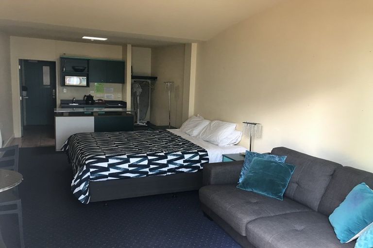 Photo of property in 6 Adams Avenue, Mount Maunganui, 3116