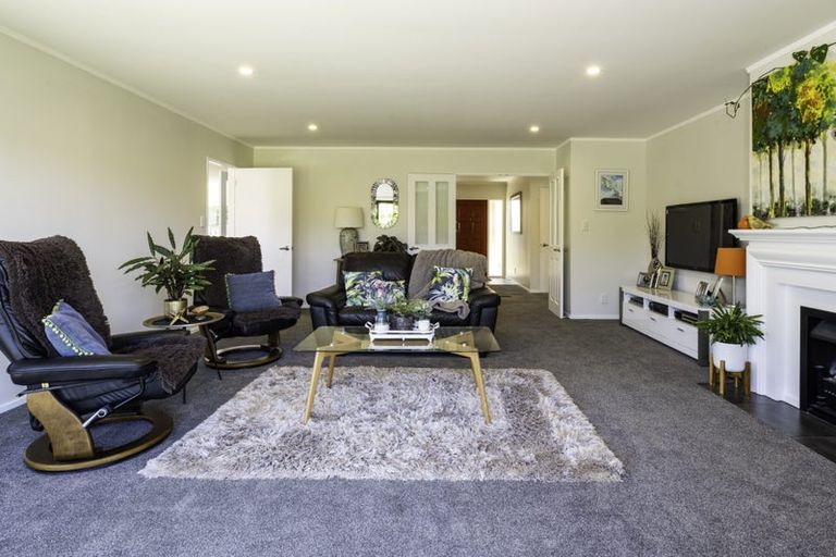 Photo of property in 34 Samwell Drive, Whitby, Porirua, 5024