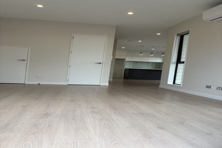 Photo of property in 1/21 Humphrey Kemp Avenue, Henderson, Auckland, 0612