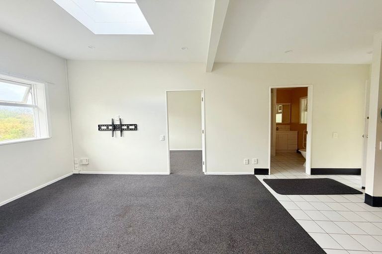 Photo of property in Parkland Flats, 17/51 Adams Terrace, Kelburn, Wellington, 6021