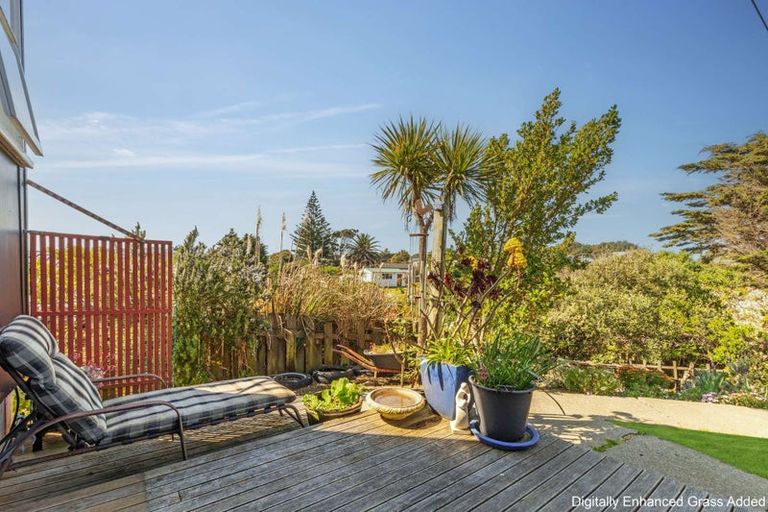 Photo of property in 72 Park Avenue, Waitarere Beach, Levin, 5510