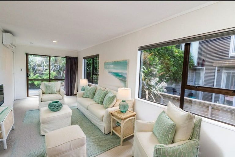 Photo of property in 4/238 The Esplanade, Island Bay, Wellington, 6023