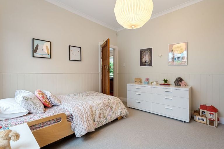 Photo of property in 71 Severn Street, Island Bay, Wellington, 6023