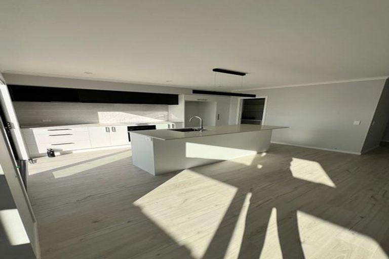 Photo of property in 6 Atutahi Lane, Papamoa Beach, 3118