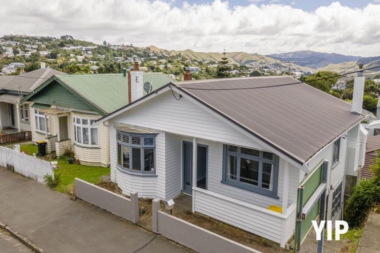 Photo of property in 29 Helston Road, Johnsonville, Wellington, 6037