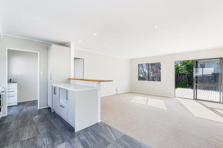 Photo of property in 2b Kintara Drive, Massey, Auckland, 0614