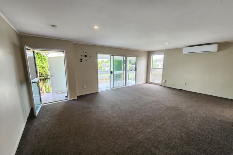 Photo of property in 41 Moncrieff Avenue, Clendon Park, Auckland, 2103