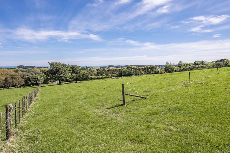 Photo of property in 39 Octavius Road, Peka Peka, Waikanae, 5391