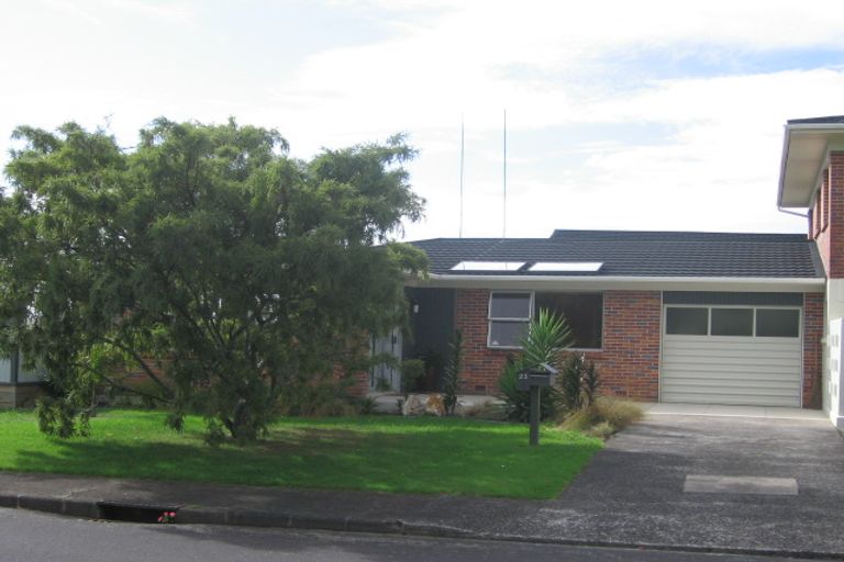 Photo of property in 2/21 Mcbreen Avenue, Northcote, Auckland, 0627