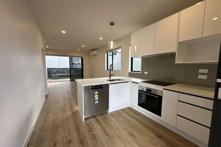 Photo of property in 17b Midgley Road, West Harbour, Auckland, 0618