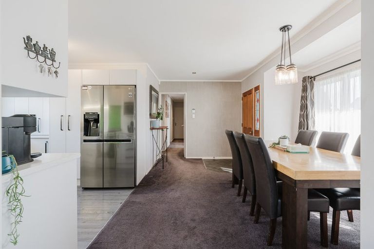 Photo of property in 25 Kentucky Crescent, Nawton, Hamilton, 3200