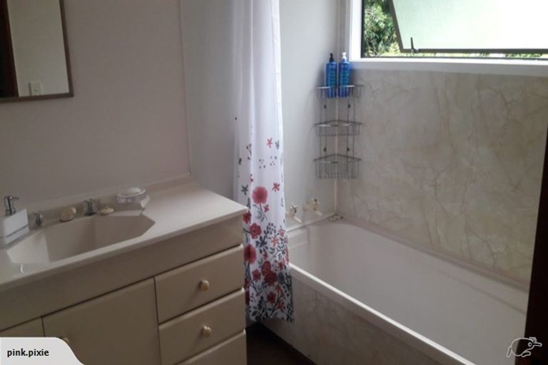 Photo of property in 86 Waimumu Road, Massey, Auckland, 0614