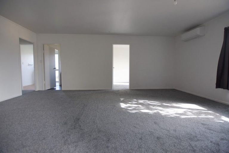 Photo of property in 46 Hindmarsh Street, Henderson, Auckland, 0612