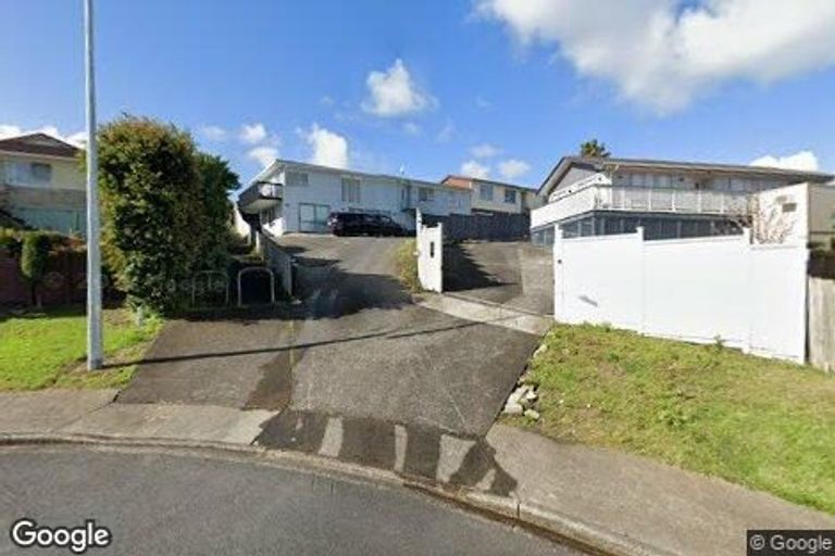 Photo of property in 2/11 Chamade Place, Clover Park, Auckland, 2019