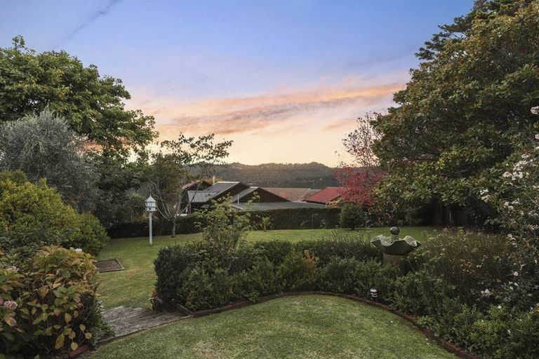 Photo of property in 22 Grendon Road, Titirangi, Auckland, 0604