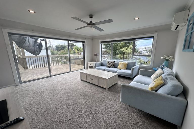 Photo of property in 24 Kiteroa Terrace, Rothesay Bay, Auckland, 0630