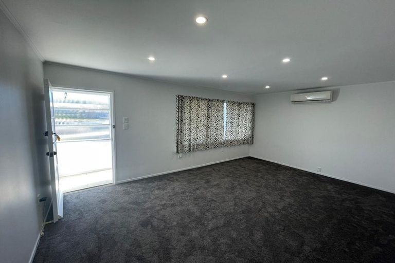Photo of property in 8 Wyman Place, Pakuranga Heights, Auckland, 2010