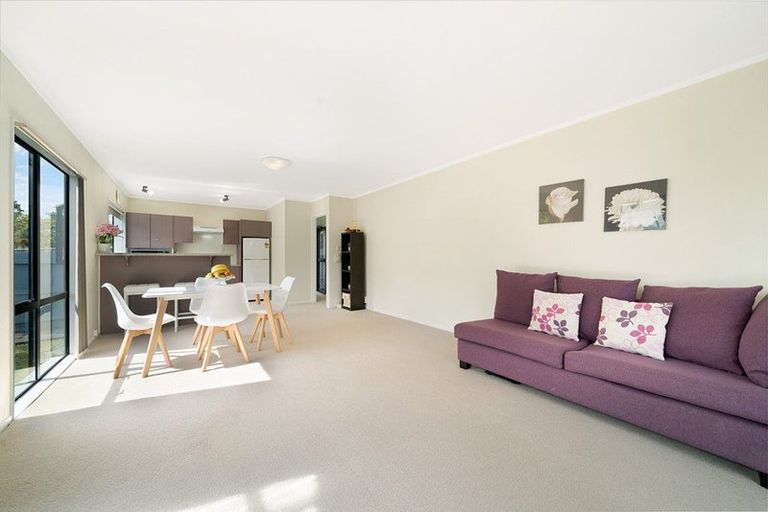 Photo of property in 1/23 Mickle Street, Te Atatu South, Auckland, 0610