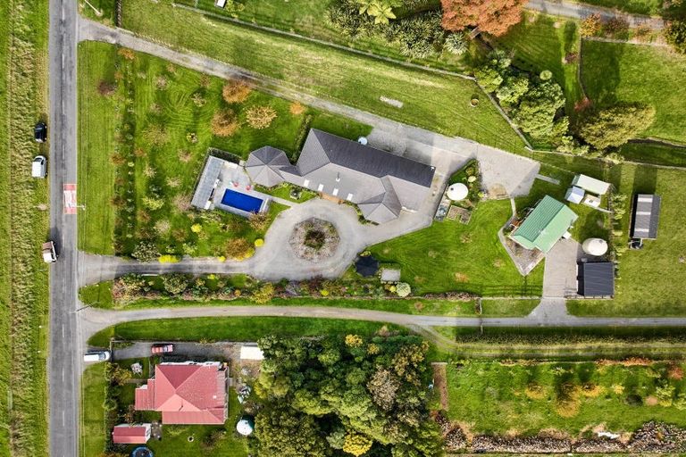 Photo of property in 140 School Road, Te Horo, Otaki, 5582