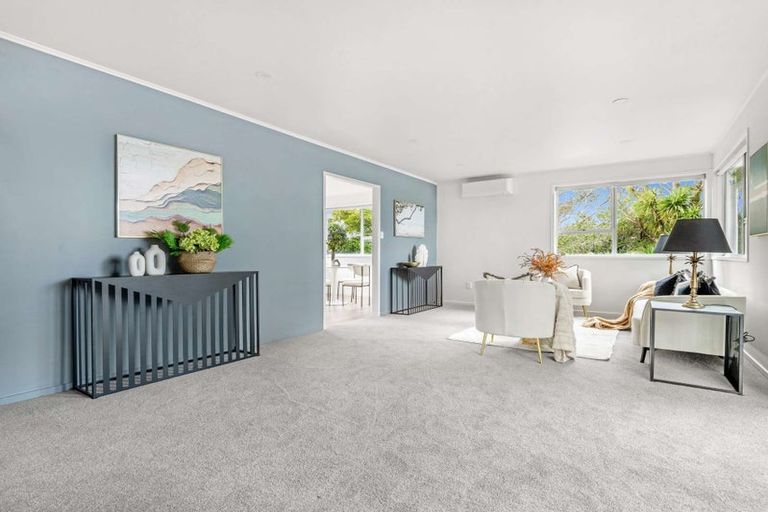 Photo of property in 9 Tahu Crescent, Sunnynook, Auckland, 0620