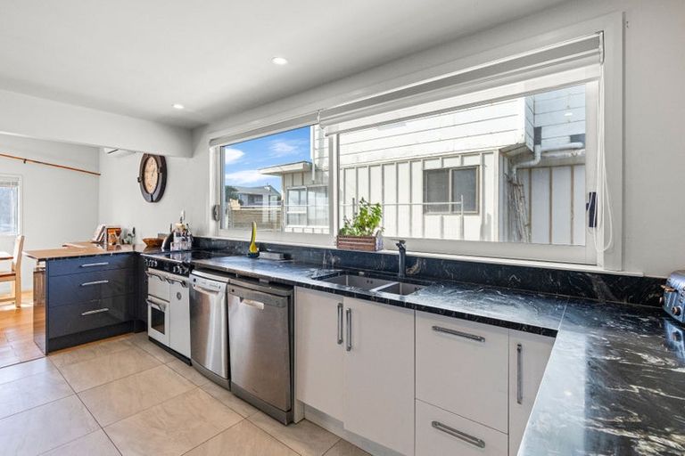 Photo of property in 16 Ocean Beach Street, Foxton Beach, Foxton, 4815