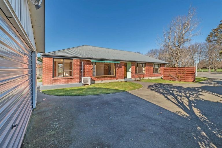 Photo of property in 27 Lochee Road, Upper Riccarton, Christchurch, 8041