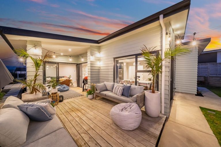 Photo of property in 6 Schooner Drive, Whitby, Porirua, 5024