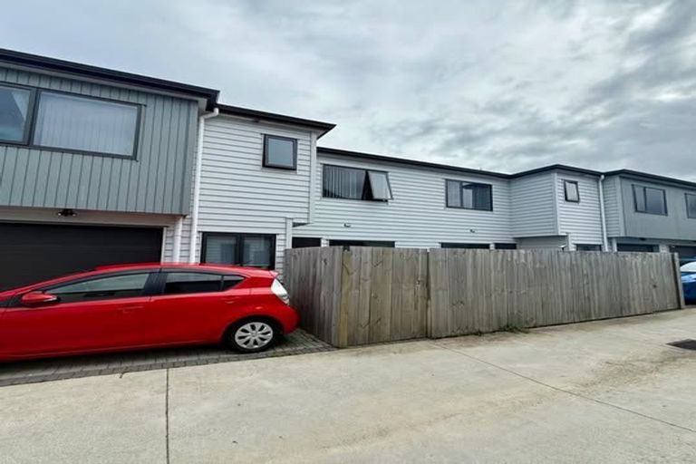 Photo of property in 2/71 Huia Road, Papatoetoe, Auckland, 2025