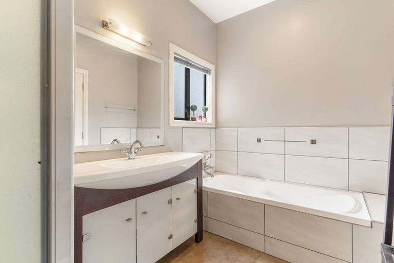 Photo of property in 49 Centennial Avenue, Milton, 9220