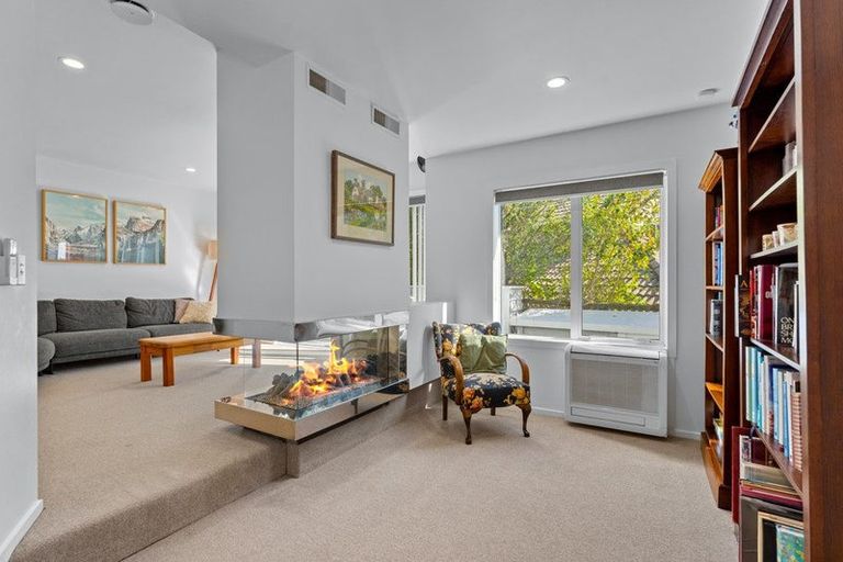 Photo of property in 127 Browns Bay Road, Browns Bay, Auckland, 0630