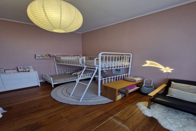 Photo of property in 28 Pitt Street, Wadestown, Wellington, 6012