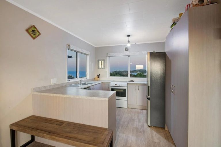 Photo of property in 29 Melandra Road, Stanmore Bay, Whangaparaoa, 0932