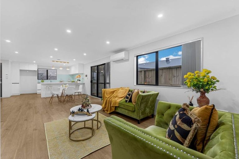 Photo of property in 95b Raglan Street, Mangere East, Auckland, 2024