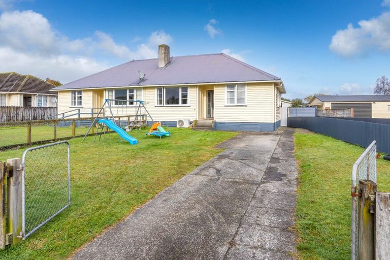 Photo of property in 14a Cliff View Drive, Green Bay, Auckland, 0604