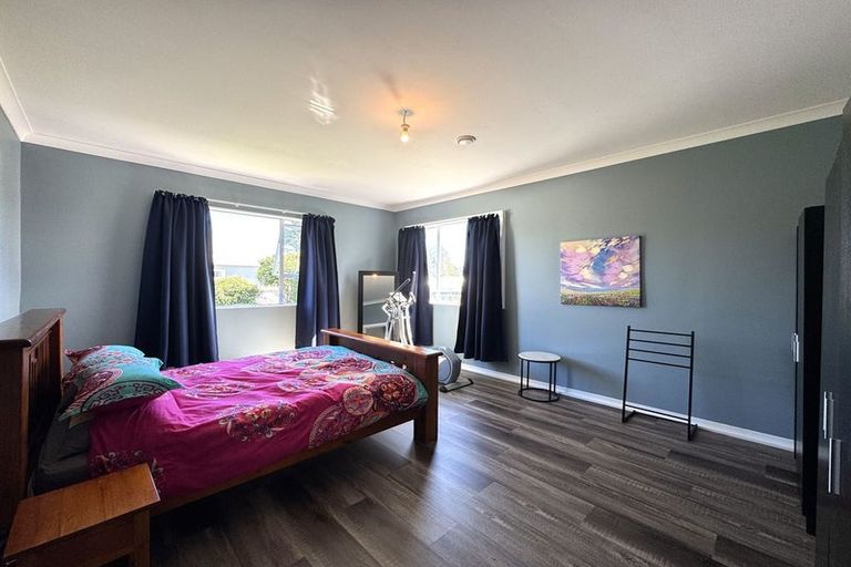 Photo of property in 33 Main Road, Owaka, 9535