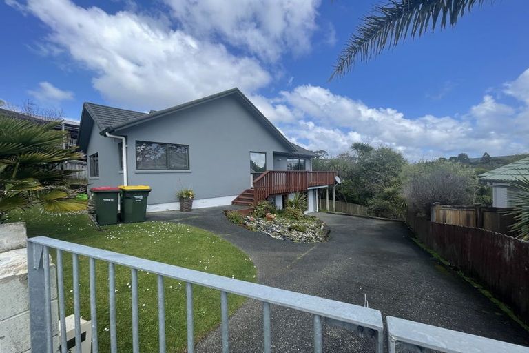 Photo of property in 8 Blethyn Place, Te Atatu South, Auckland, 0610