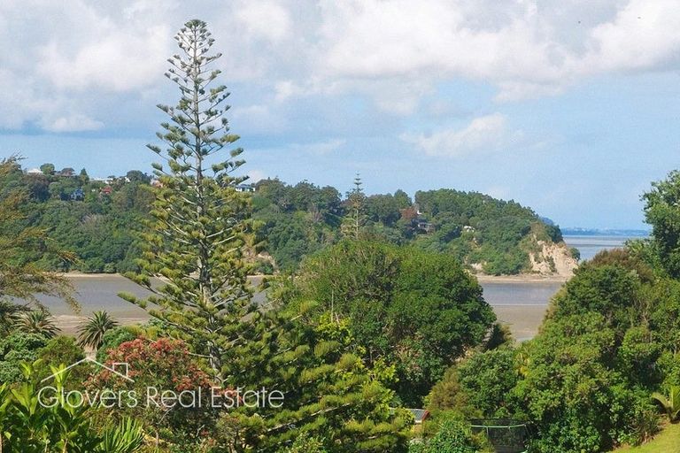 Photo of property in 140 Victory Road, Laingholm, Auckland, 0604