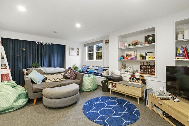 Photo of property in 322a Main Road, Tawa, Wellington, 5028