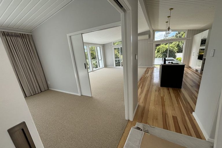 Photo of property in 42 Versailles Street, Karori, Wellington, 6012
