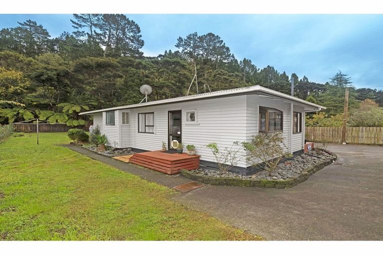 Photo of property in 21a Birdwood Road, Swanson, Auckland, 0612