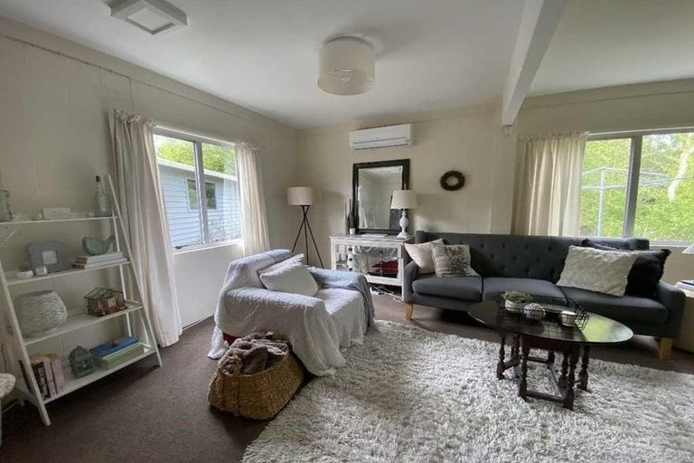 Photo of property in 19 Sylvia Road, Hillcrest, Auckland, 0627