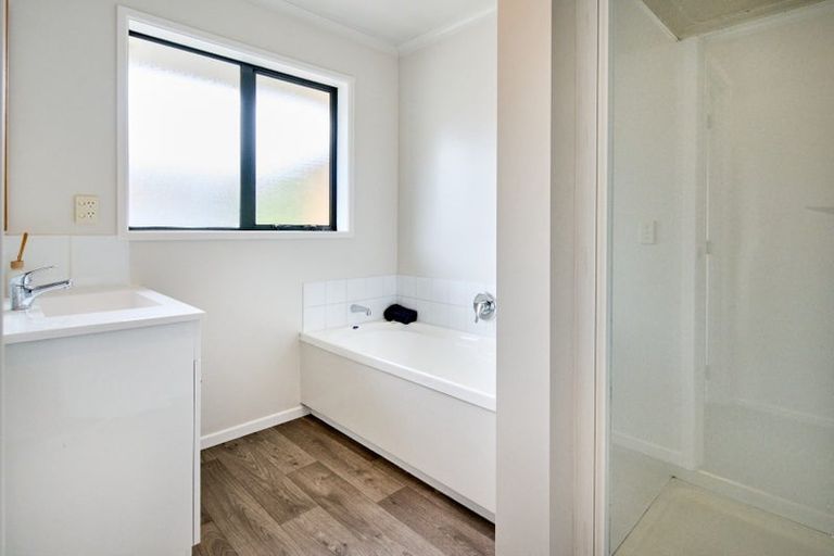 Photo of property in 9b Hinau Street, Tawa, Wellington, 5028