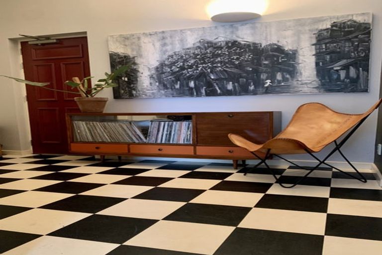 Photo of property in 37u1 Majoribanks Street, Mount Victoria, Wellington, 6011