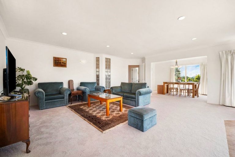 Photo of property in 2/89 Aberdeen Road, Castor Bay, Auckland, 0620