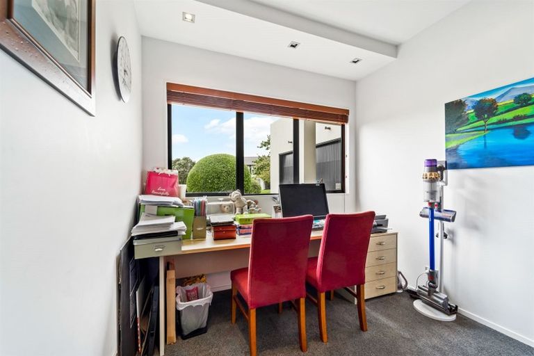 Photo of property in 32 English Oak Drive, Schnapper Rock, Auckland, 0632