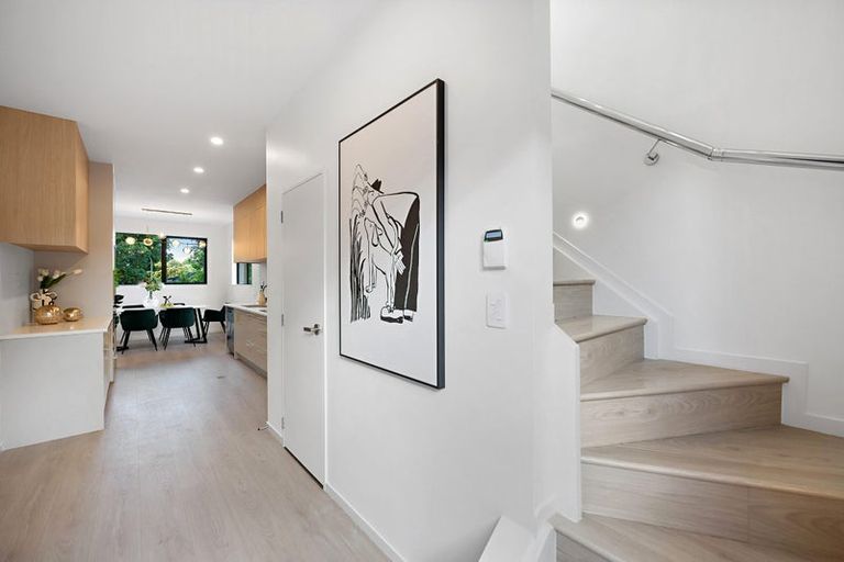 Photo of property in 29 Mirrabooka Avenue, Botany Downs, Auckland, 2010